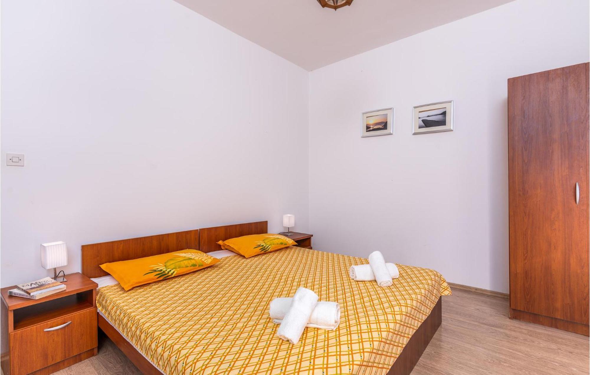 Gorgeous Apartment In Krk With Kitchen 克尔克 外观 照片