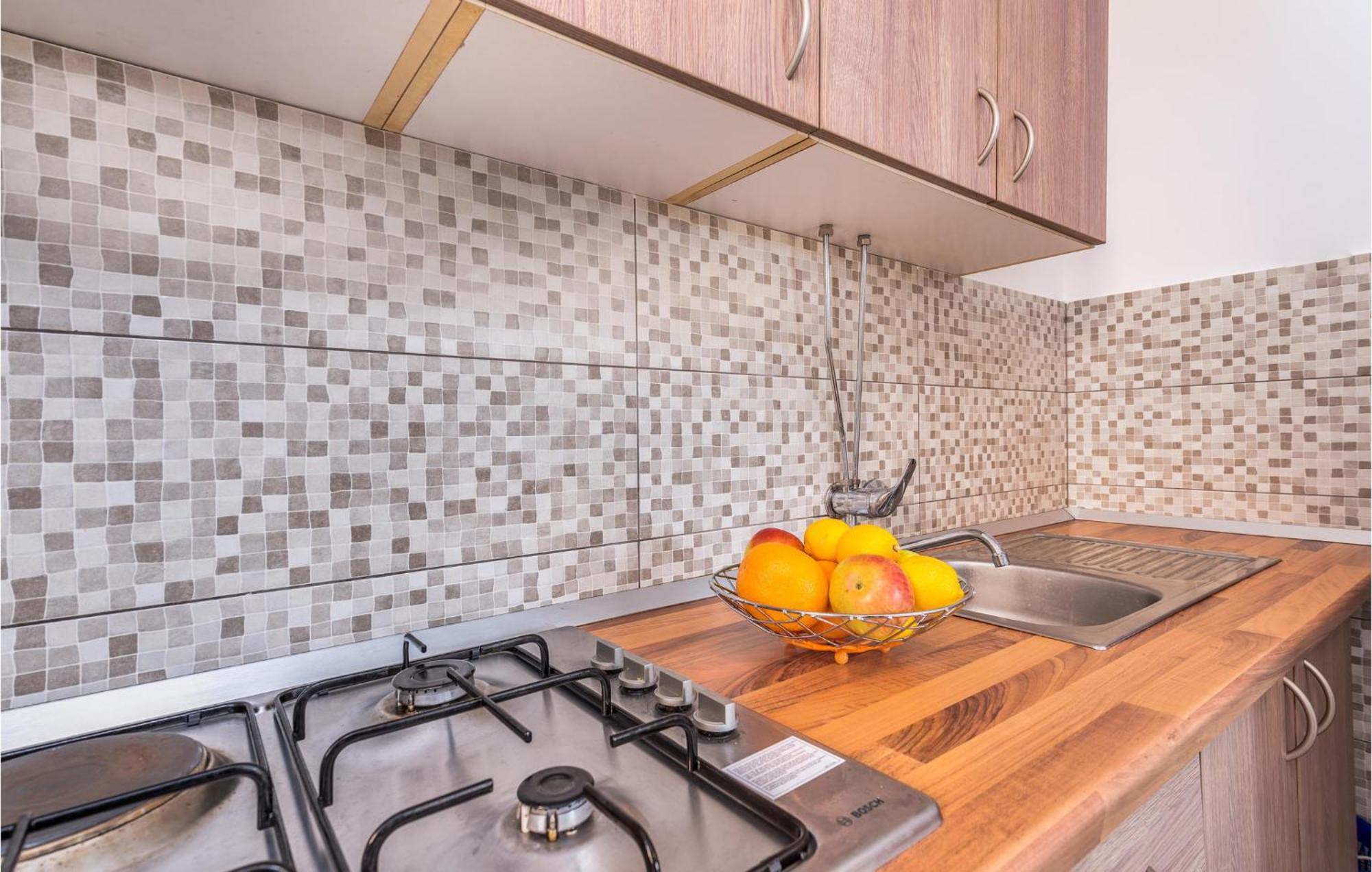 Gorgeous Apartment In Krk With Kitchen 克尔克 外观 照片