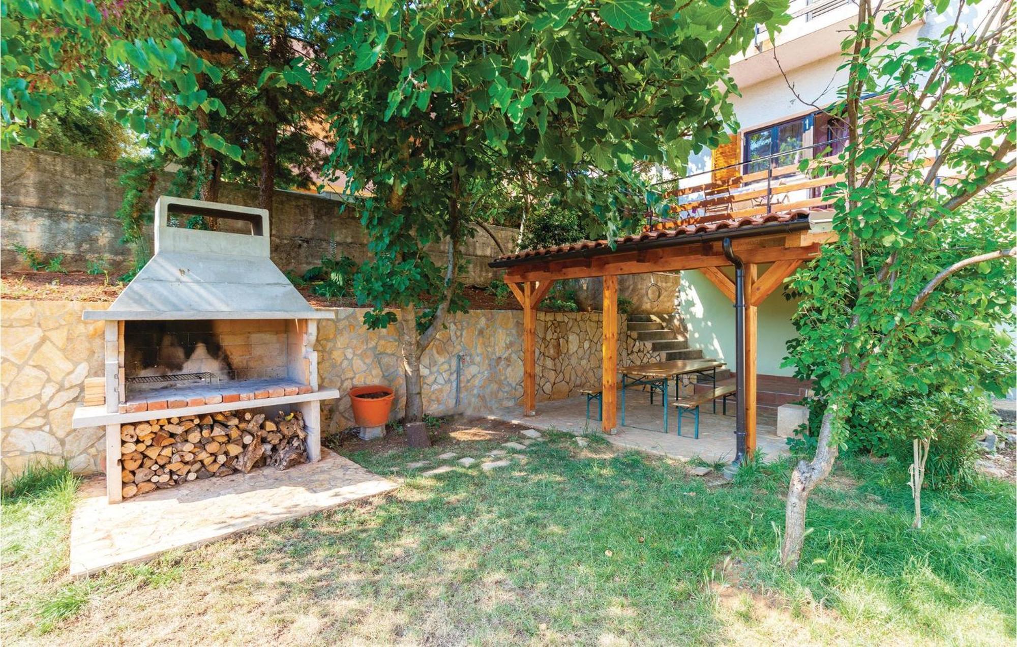 Gorgeous Apartment In Krk With Kitchen 克尔克 外观 照片